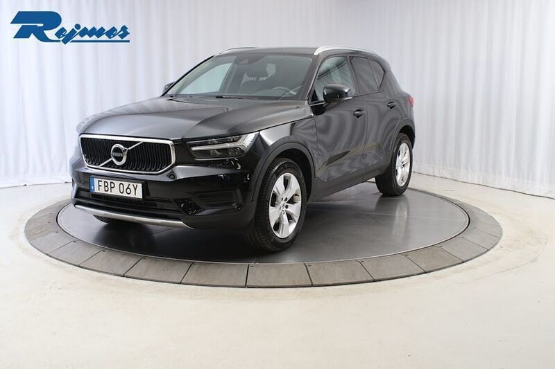 Svart Begagnad 2022 Volvo XC40 Momentum SUV | 259 900 kr (Bra pris) - Bild 1/4