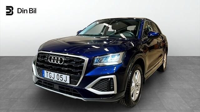 Navarrablå metallic Begagnad 2024 Audi Q2 Advanced Plus SUV | 274 000 kr (Bra pris) - Bild 1/4