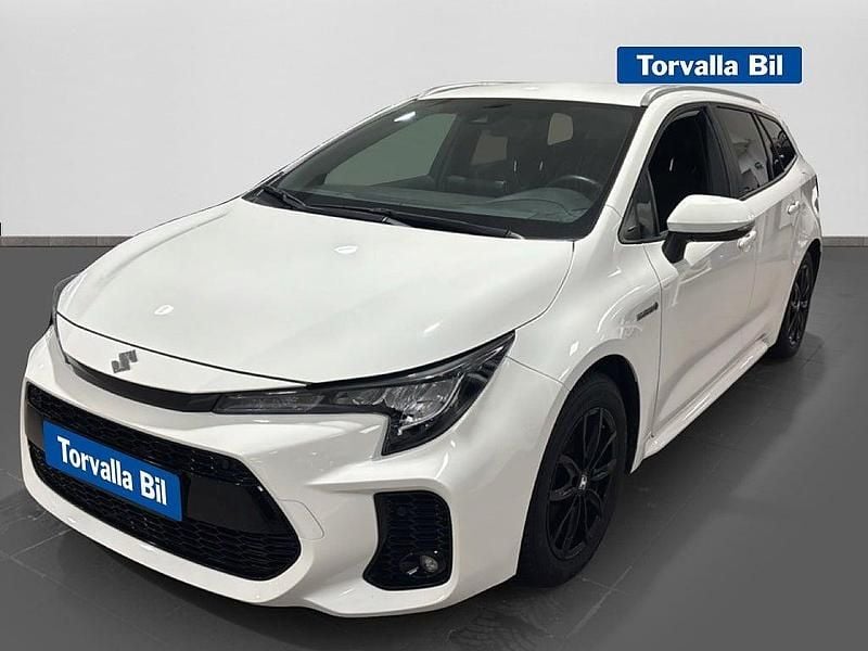 Vit Begagnad 2022 Suzuki Swace Kombi | 244 900 kr (Marknadspris) - Bild 1/3