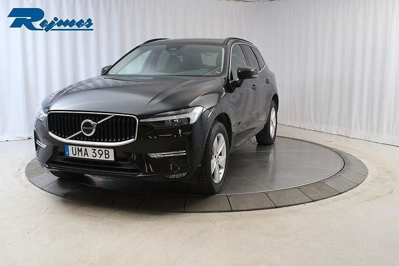 Svart Begagnad 2022 Volvo XC60 Core SUV | 298 800 kr (Bra pris) - Bild 1/4