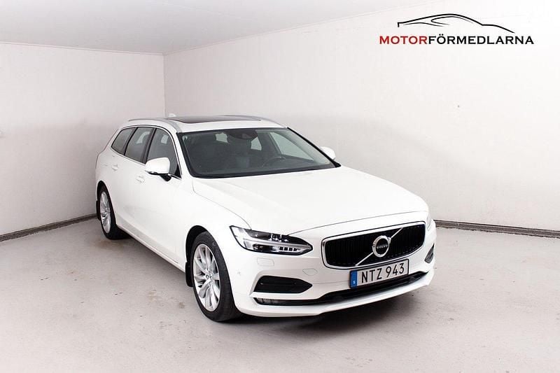 Vit Begagnad 2017 Volvo V90 Momentum Kombi | 229 000 kr (Bra pris) - Bild 1/4