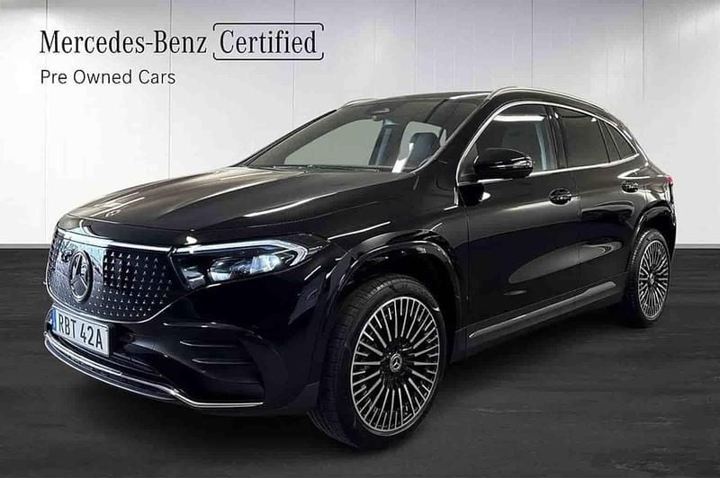 Svart Ny 2025 Mercedes EQA300 SUV | 518 900 kr (Marknadspris) - Bild 1/1