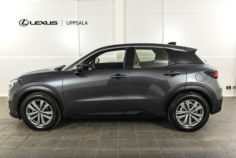 Begagnad Lexus LBX 136 HK (100 kW) 2024 Grå metallic SUV