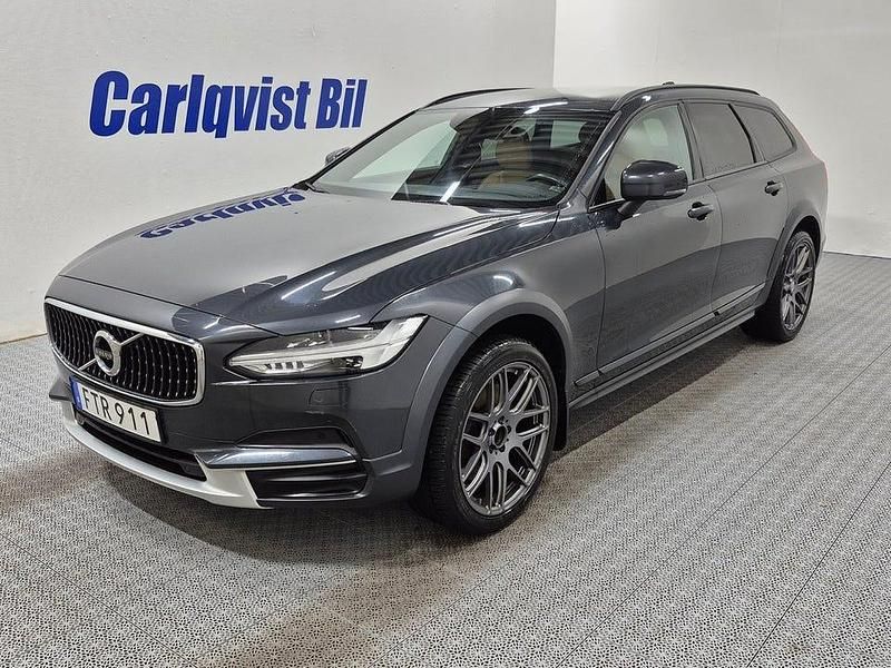 Grå (savilegrå metallic) Begagnad 2017 Volvo V90 CC Business Edition Kombi | 209 000 kr (Lite dyr) - Bild 1/4