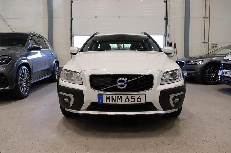 Begagnad Volvo XC70 Momentum 181 HK (133 kW) 2016 Vit Kombi
