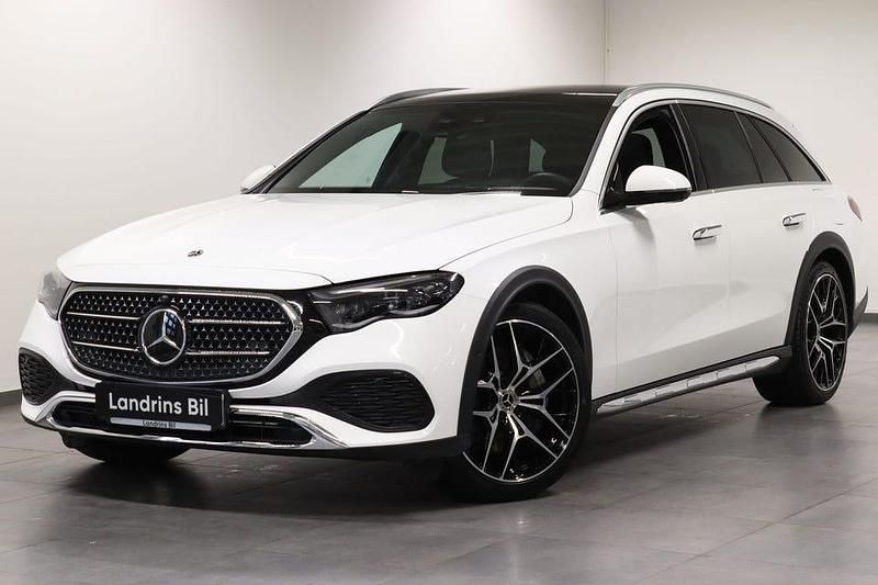 Vit Begagnad 2024 Mercedes E300 Kombi | 749 000 kr - Bild 1/4