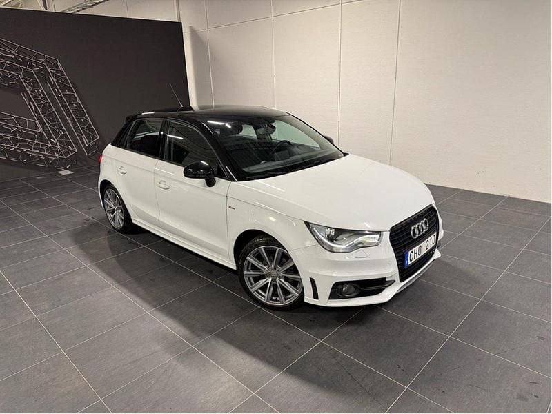 Vit Begagnad 2014 Audi A1 Sportback S-Line Halvkombi | 89 000 kr (Marknadspris) - Bild 1/4