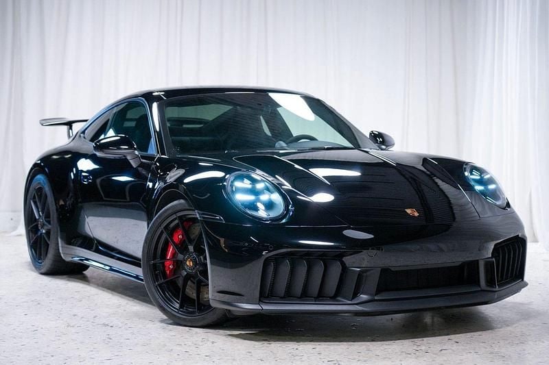 Svart Begagnad 2025 Porsche 911 Carrera GTS Sport Sportkupé | 2 295 000 kr - Bild 1/4