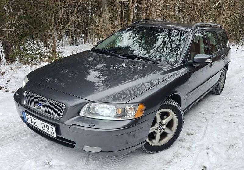 Begagnad Volvo V70 Kinetic 170 HK (125 kW) 2008 Grå Kombi