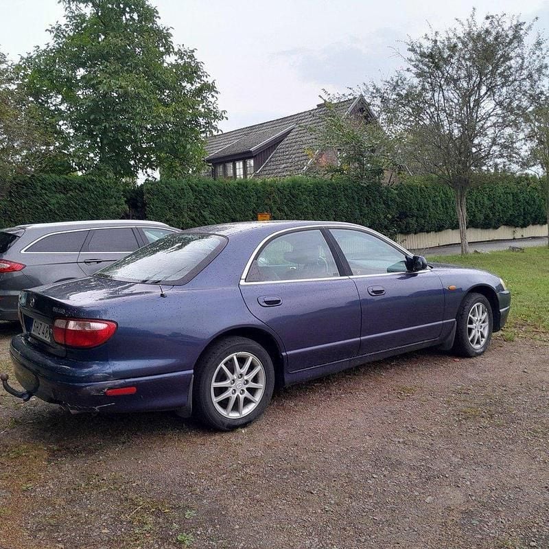 Blå Begagnad 2001 Mazda Xedos Sedan | 24 000 kr - Bild 1/4