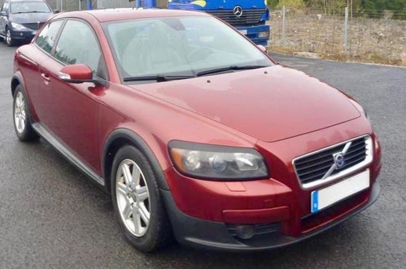 Röd Begagnad 2009 Volvo C30 Halvkombi | 13 000 kr - Bild 1/1