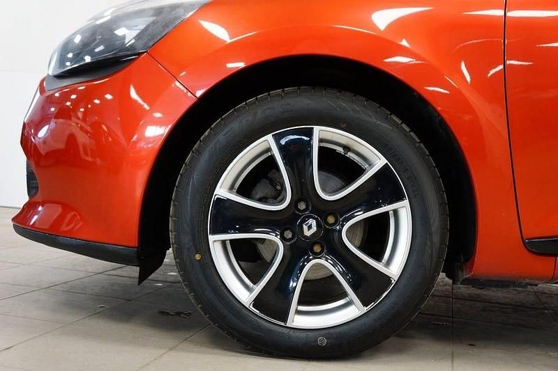 Begagnad Renault Clio IV 90 HK (66 kW) 2013 Röd Kombi