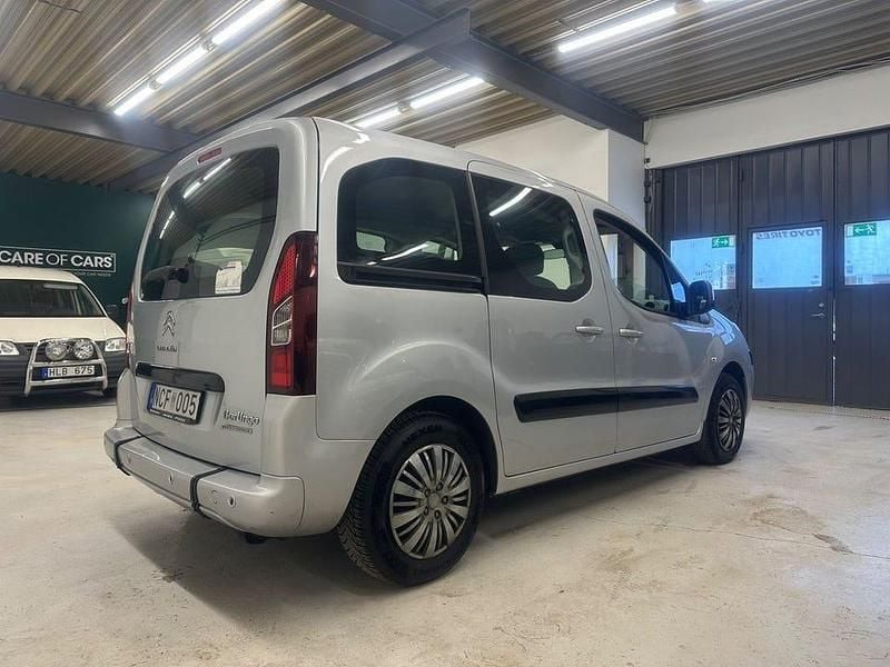 Begagnad Citroën Berlingo 92 HK (67 kW) 2012 Silver Minibuss
