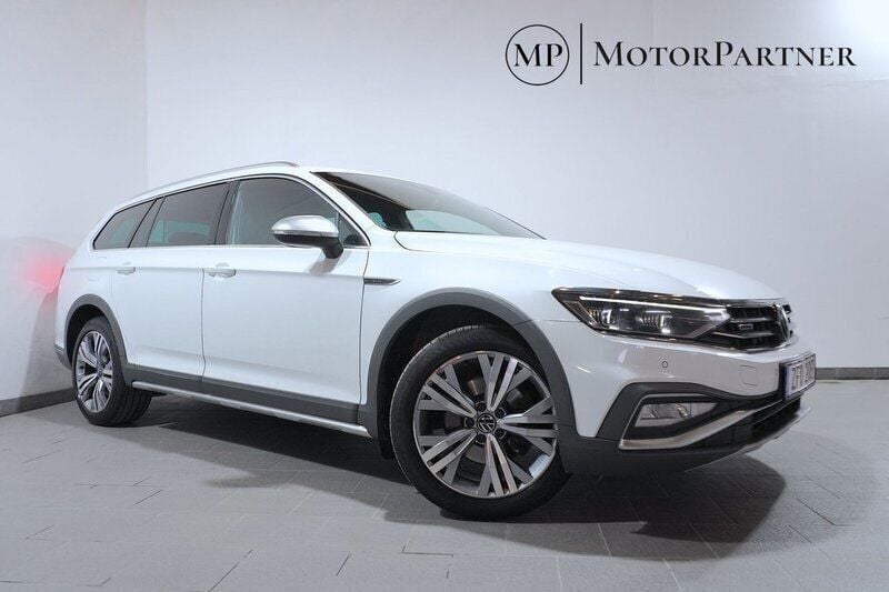 Vit Begagnad 2021 VW Passat Alltrack Kombi | 229 900 kr (Bra pris) - Bild 1/4