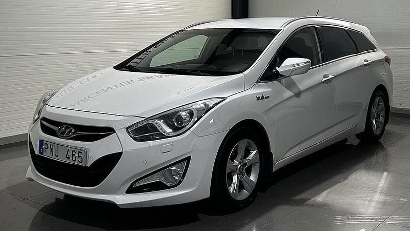 Vit Begagnad 2011 Hyundai i40 Kombi | 59 900 kr (Marknadspris) - Bild 1/4