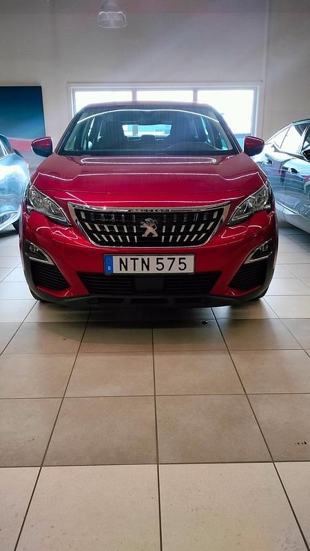 Begagnad Peugeot 3008 131 HK (96 kW) 2018 Röd SUV