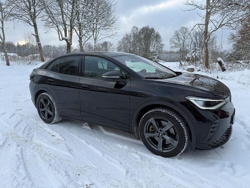 Myth black metallic Begagnad 2023 VW ID.5 GTX SUV | 315 000 kr (Bra pris) - Bild 1/1