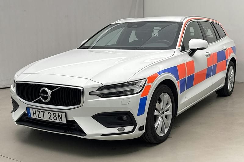 Vit Begagnad 2021 Volvo V60 Momentum Kombi | 219 000 kr (Superpris) - Bild 1/4