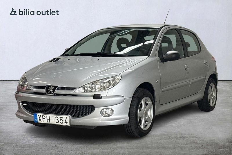 Ljusgrå Begagnad 2006 Peugeot 206 Halvkombi | 14 900 kr (Bra pris) - Bild 1/4