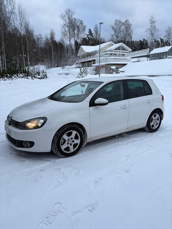 Begagnad 2012 VW Golf VII Halvkombi | 75 000 kr (Marknadspris) - Bild 1/4