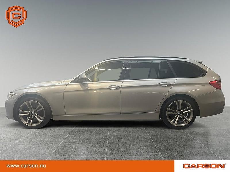 Begagnad BMW 330 Sport Line 259 HK (190 kW) 2013 Silver Kombi