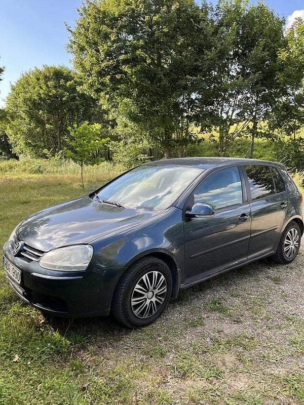 Blå Begagnad 2009 VW Golf Halvkombi | 20 000 kr (Marknadspris) - Bild 1/2