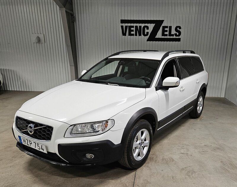 Vit Begagnad 2015 Volvo XC70 Momentum SUV | 158 000 kr (Lite dyr) - Bild 1/4