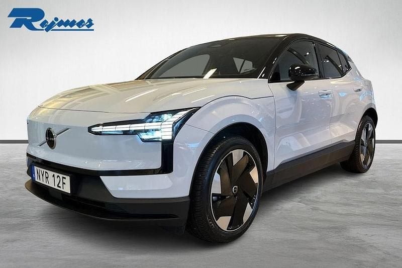 Ljusblå Begagnad 2024 Volvo EX30 Plus SUV | 369 900 kr (Marknadspris) - Bild 1/4