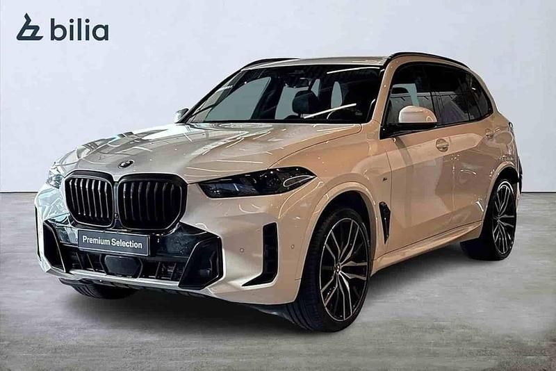 Vit Begagnad 2024 BMW X5 SUV | 849 900 kr - Bild 1/1