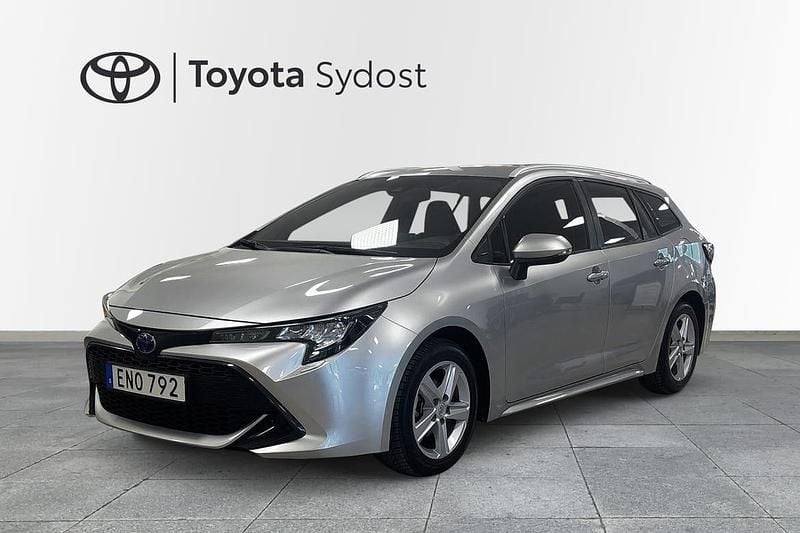 Silver Begagnad 2022 Toyota Corolla Kombi | 248 900 kr (Bra pris) - Bild 1/3