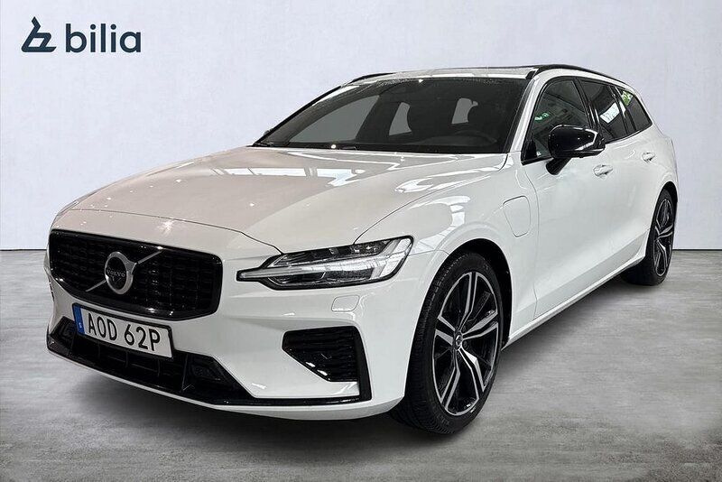 Vit Begagnad 2020 Volvo V60 R-Design Kombi | 379 000 kr (Marknadspris) - Bild 1/3