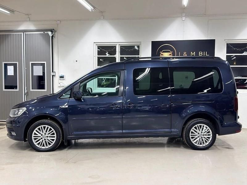 Begagnad VW Caddy Maxi Life Life 102 HK (75 kW) 2018 Mörkblå Minibuss