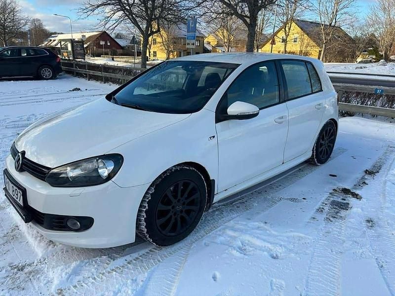 Begagnad VW Golf VII R-line 160 HK (117 kW) 2012