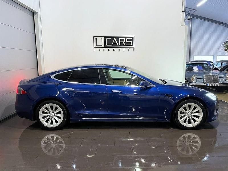 Begagnad Tesla Model S 386 kW (525 HK) 2018 Blå Halvkombi
