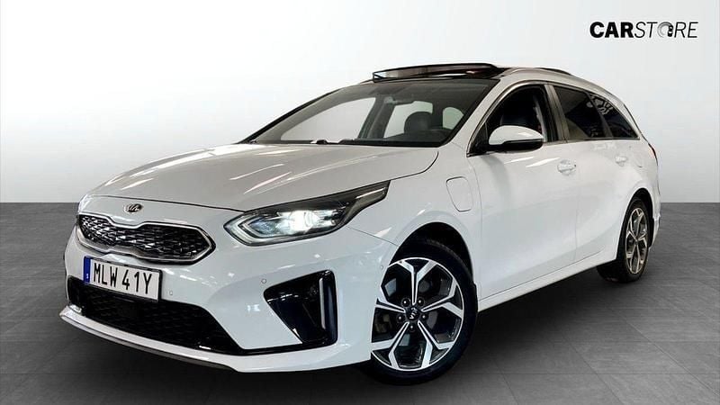 Vit Begagnad 2021 Kia Ceed Sportswagon 2 Kombi | 259 900 kr (Marknadspris) - Bild 1/4