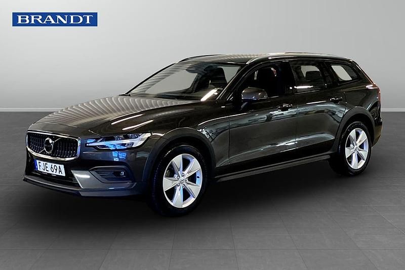 Begagnad 2023 Volvo V60 CC Kombi | 369 900 kr (Bra pris) - Bild 1/3