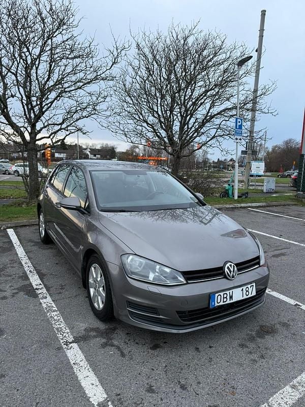 Begagnad 2014 VW Golf VII Halvkombi | 60 000 kr (Superpris) - Bild 1/4