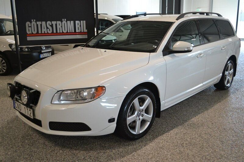 Vit Begagnad 2011 Volvo V70 Kombi | 125 000 kr (Dyr) - Bild 1/4