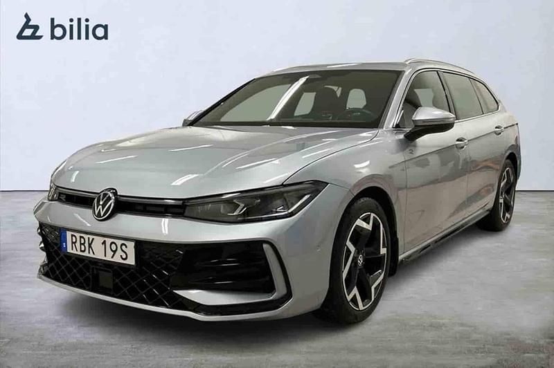 Silver Begagnad 2025 VW Passat Kombi | 419 900 kr - Bild 1/1