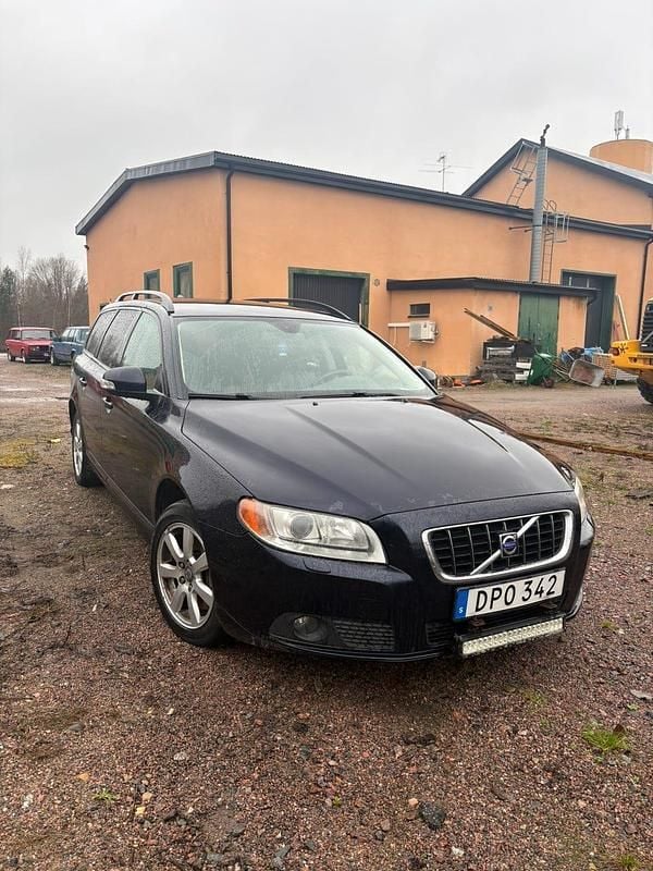 Begagnad 2009 Volvo V70 Kombi | 40 000 kr (Bra pris) - Bild 1/1