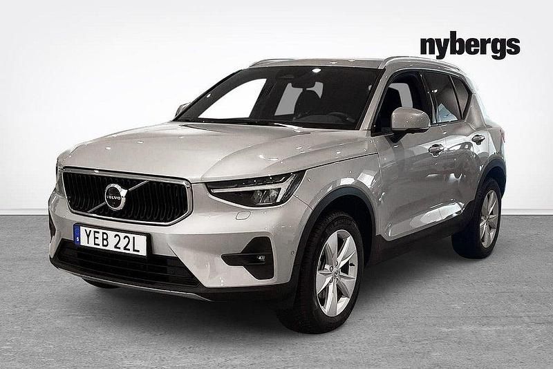 Silver Begagnad 2023 Volvo XC40 Core SUV | 339 000 kr (Marknadspris) - Bild 1/4