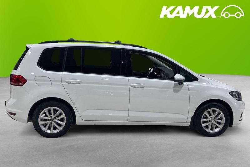 Begagnad VW Touran 150 HK (110 kW) 2017 Vit Minibuss
