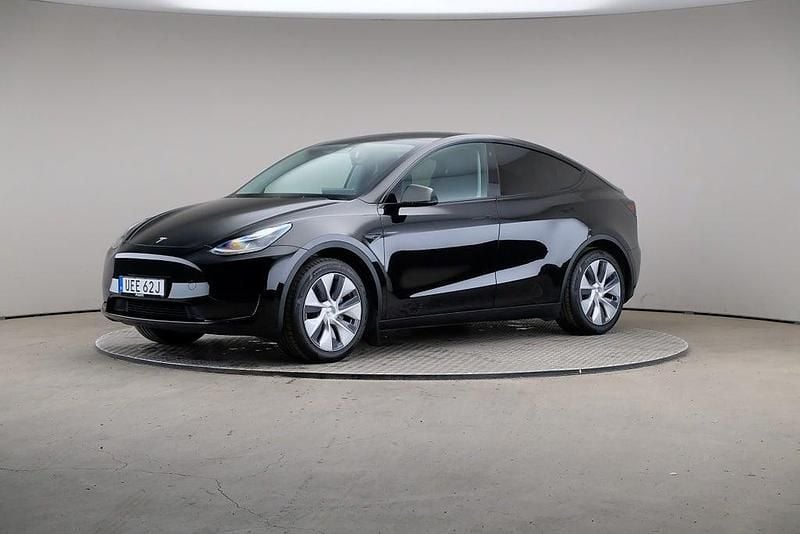 Svart Begagnad 2023 Tesla Model Y Standard Range SUV | 399 000 kr (Superpris) - Bild 1/4