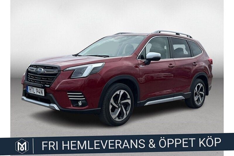 Ljusröd Begagnad 2022 Subaru Forester SUV | 344 900 kr (Marknadspris) - Bild 1/4