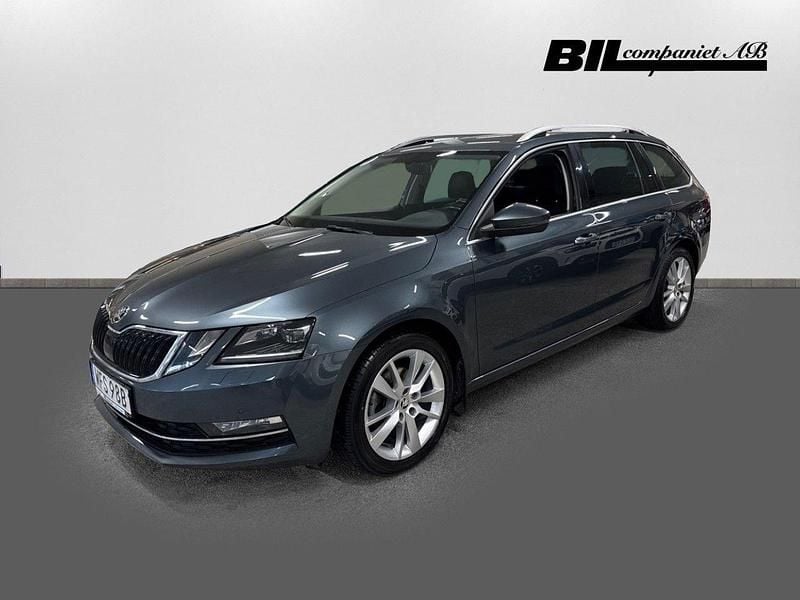 Grå Begagnad 2020 Skoda Octavia Style Kombi | 219 000 kr (Marknadspris) - Bild 1/4