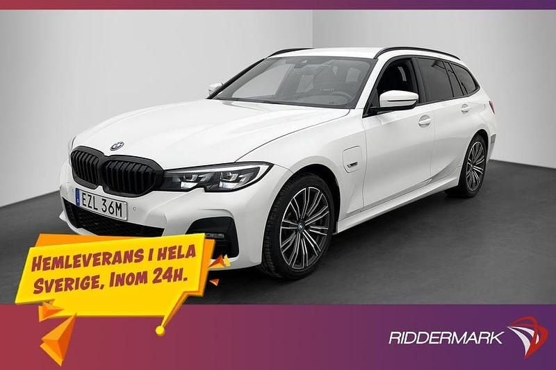 Vit Begagnad 2022 BMW 330 M Sport Kombi | 339 800 kr (Marknadspris) - Bild 1/3