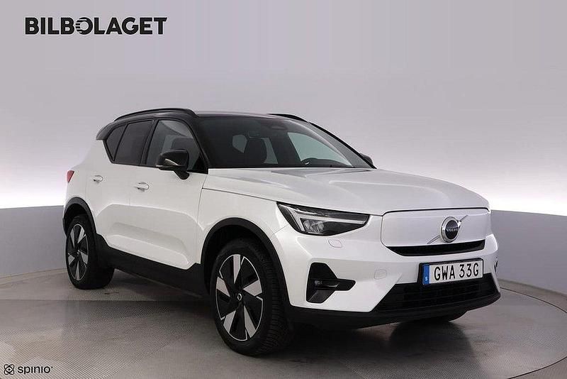 Vit Begagnad 2023 Volvo XC40 Plus SUV | 419 800 kr - Bild 1/4