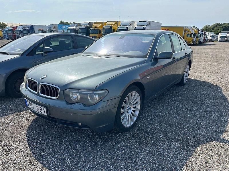 Grå Begagnad 2003 BMW 745 Sedan | 28 500 kr - Bild 1/4