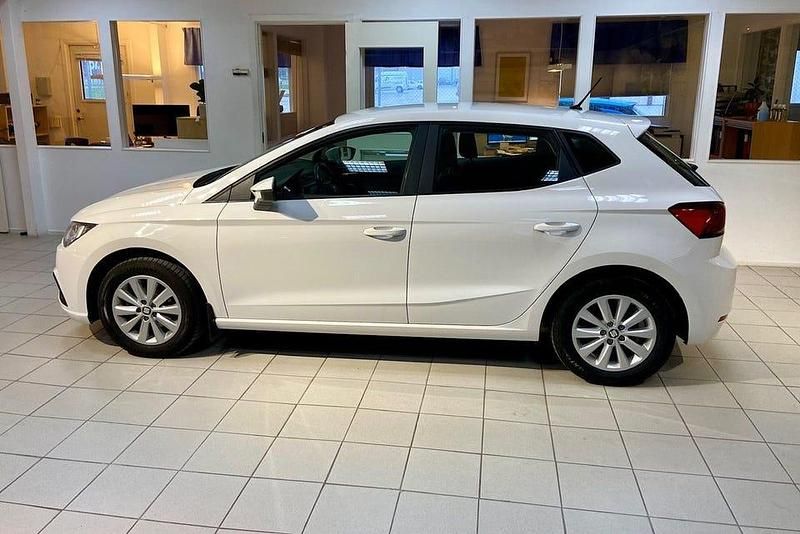 Begagnad Seat Ibiza Style 90 HK (66 kW) 2019 Vit Halvkombi