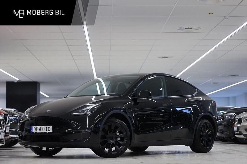 Svart Begagnad 2023 Tesla Model Y Long Range AWD SUV | 409 900 kr (Marknadspris) - Bild 1/3
